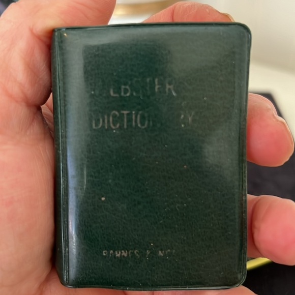 Vintage miniature Webster dictionary 1968 printed in Italy 2.75” x 2” pocket - Picture 1 of 5